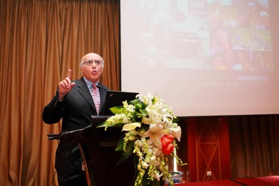 圖2：加拿大 Mcgrill 大學 Avi Friedman 博士以加拿大木結構經適房與可持續社區發展發表演講