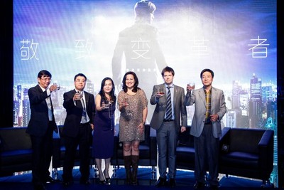 酩悅軒尼詩帝亞吉歐市場董事 MarkEdwards、尊尼獲加品牌總監符秀婷女士、李小龍之女Shannon Lee（李香凝）、資深媒體人陳朝華、經濟學家郭士英以及戰略學教授滕斌圣合影