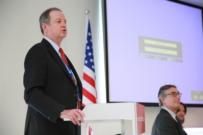 北京鼎石國際學校校長Malcolm McKenzie先生闡述“世界學?！钡睦砟?>
															</a>
						</div>
						

						
					</div>

					
				
					<div   id=