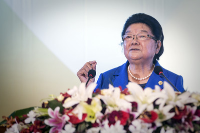 十屆全國人大常委會副委員長、中國關工委主任顧秀蓮在春苗營養計劃階段性成果發布暨農村貧困兒童營養改善模式國際交流會上講話