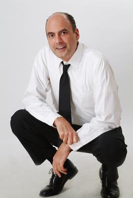 被稱為“中國通”的愛德華.雷曼先生是北京雷曼會計師事務所有限責任公司的創始人，是中國建國以來首位在中國律師事務所工作的外籍律師，同時亦是在中國律師事務所中任總經理一職時間最長的律所管理者。</span></em></div>
<em> </em></div>
<p><em> </em></p>
<div align="center" style="">
<div name="photo" style=" width: 410px; margin: 5px;"><a rel="nofollow" href="http://m.bjmdp.cn/sa/2013/12/11/20131211172739603715-org.jpg" target="_blank"><img style="margin-bottom: 5px;" src="http://m.bjmdp.cn/sa/2013/12/11/20131211172739603715.jpg" border="0" alt="雷曼律師事務所是一家在公司法商法業務領域內首屈一指的中國律師事務所，為其客戶提供全方位的法律服務，並在中國的北京、上海、深圳及廣州等地以及蒙古國境內均設有辦事處。" width="400" /></a><br /><span name="caption">雷曼律師事務所是一家在公司法商法業務領域內首屈一指的中國律師事務所，為其客戶提供全方位的法律服務，並在中國的北京、上海、深圳及廣州等地以及蒙古國境內均設有辦事處。