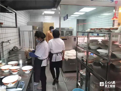 五華區龍翔街道 分類網格化助力餐飲企業垃圾管理